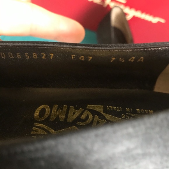 Salvatore Ferragamo Dublino Black Flats 7 1/2 AAAA - Picture 8 of 8